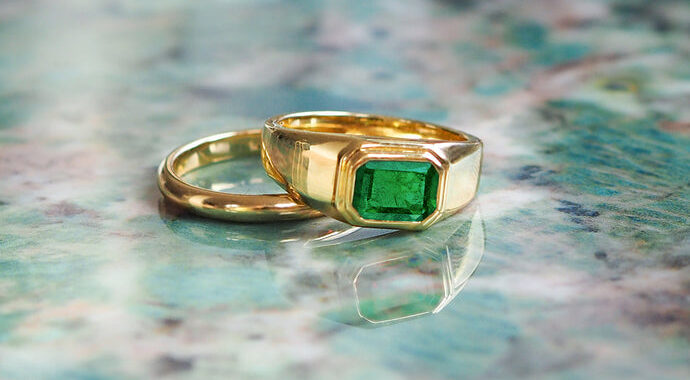 What Makes Emeralds a Unique Gemstone for Engagement Rings?