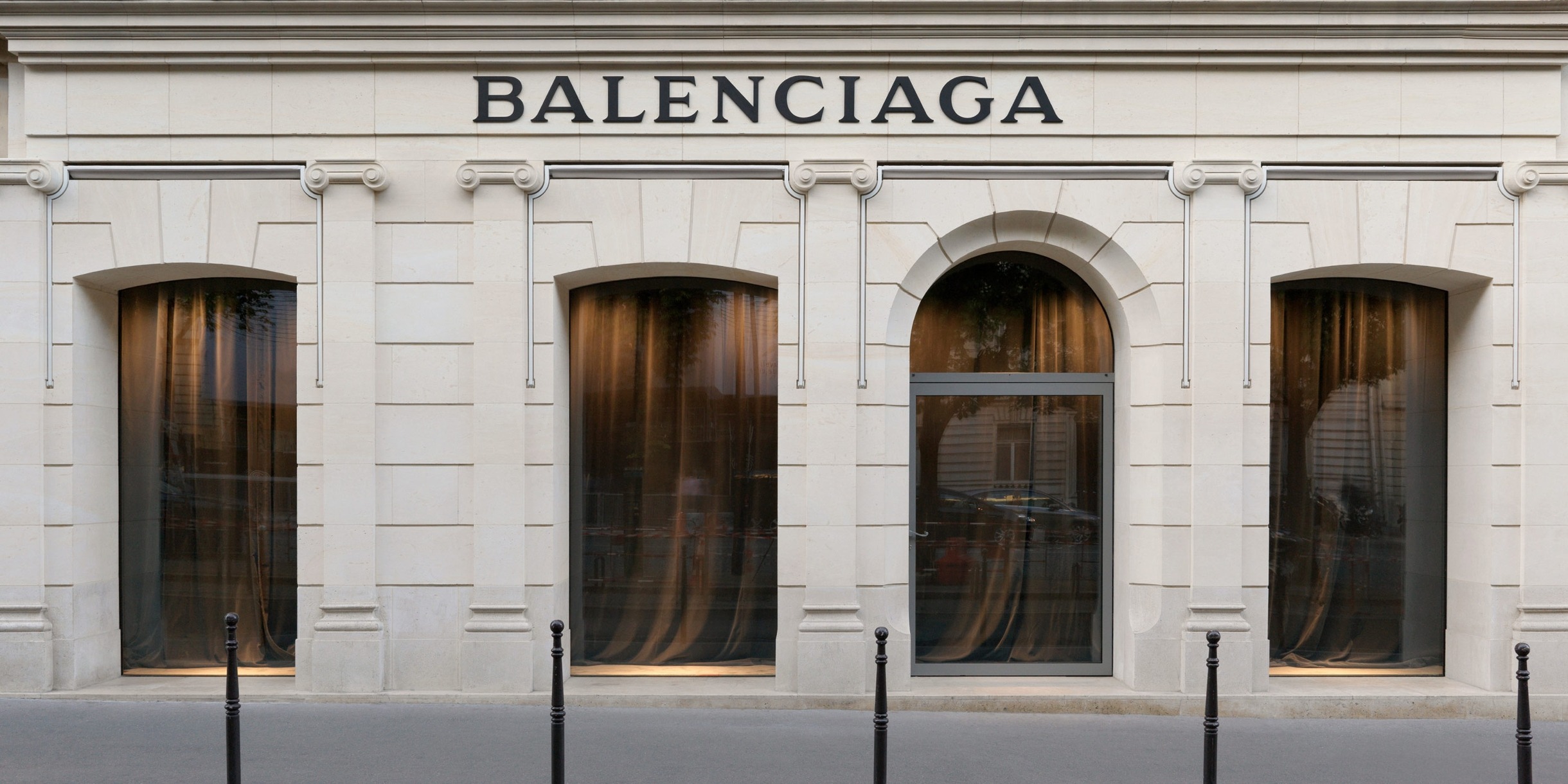 Balenciaga Official